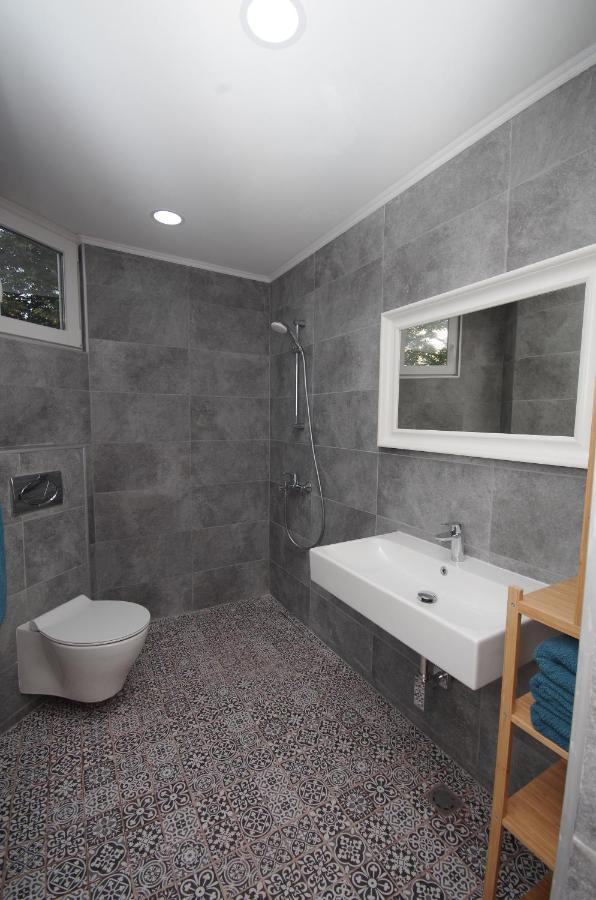 The White Apartment - Bogoridi Main Street Burgas Bagian luar foto